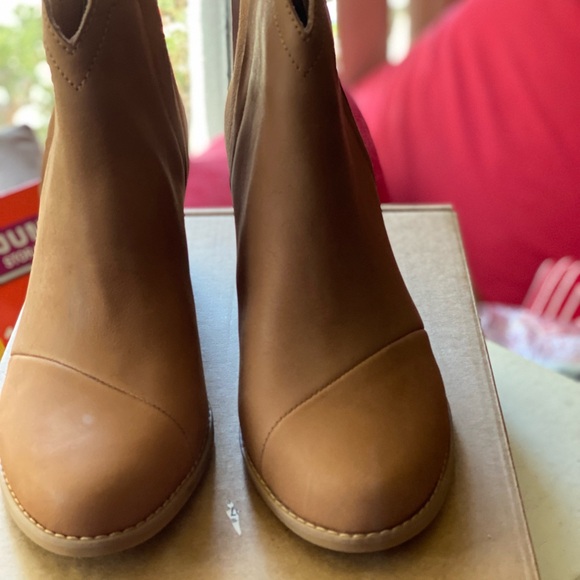 ANKLE BOOTS NWOB - Picture 6 of 8